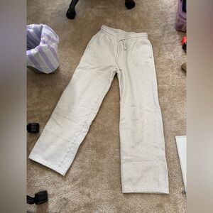 Aritzia TNA Sweatfleece Boyfriend Fit Pants
